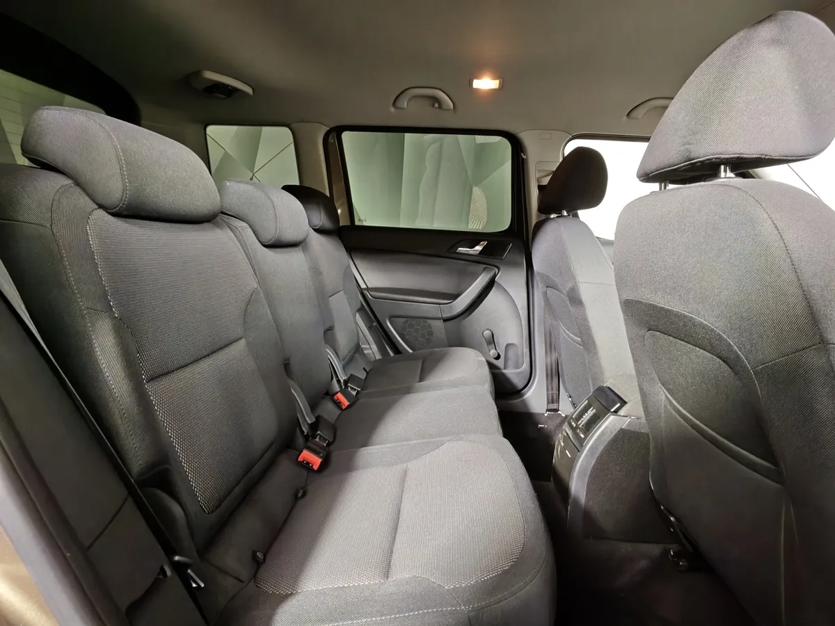 Skoda Yeti 1.8 TSI 4x4 DSG (152 л.с.) Коричневый в АВИЛОН. Слайд №15