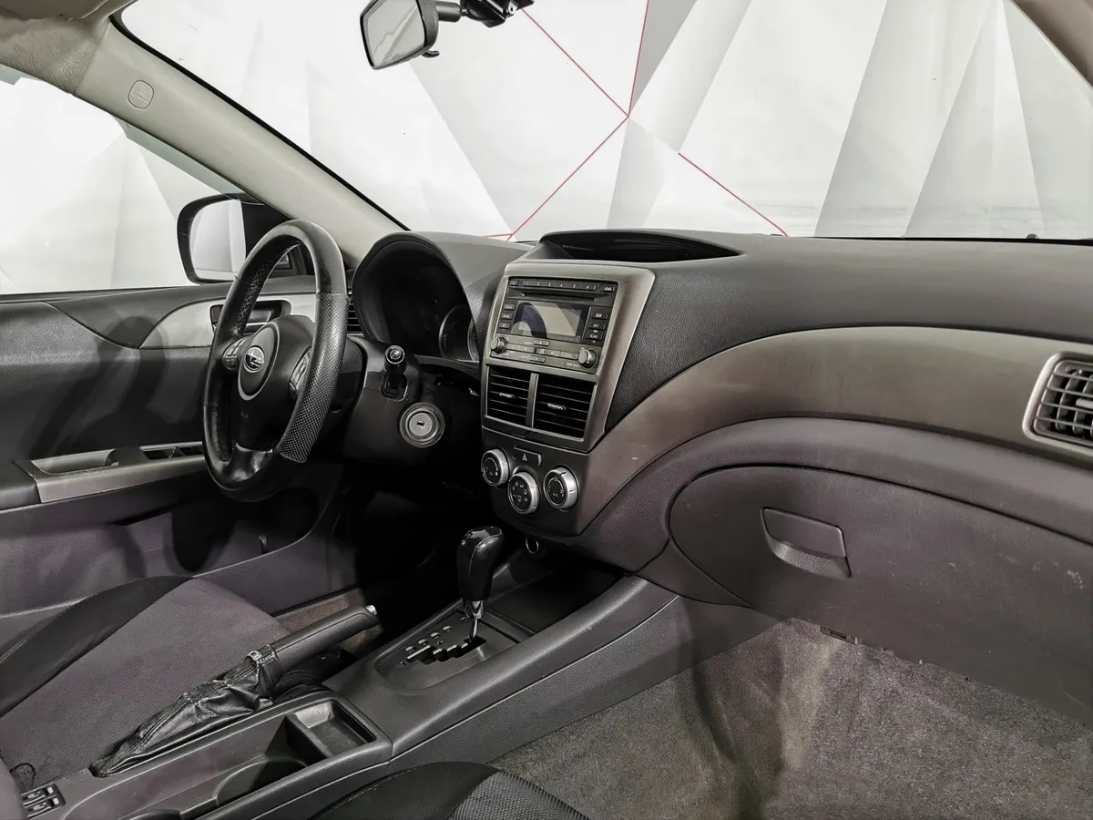 Subaru Impreza 2.0 AT AWD (150 л.с.) Серый в АВИЛОН. Слайд №12