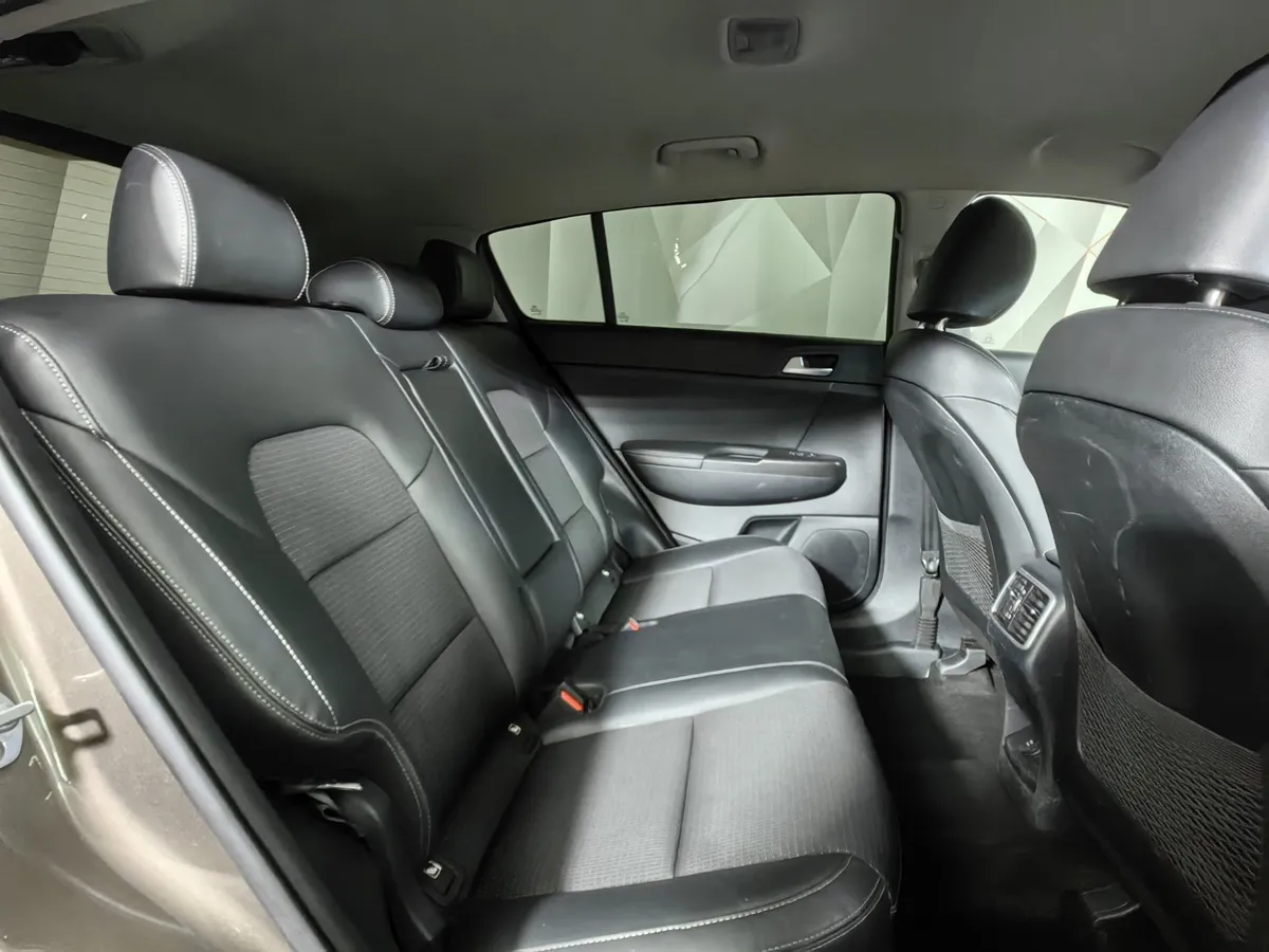 Kia Sportage 2.0 AT AWD (150 л.с.) Flagship Edition Коричневый в АВИЛОН. Слайд №16