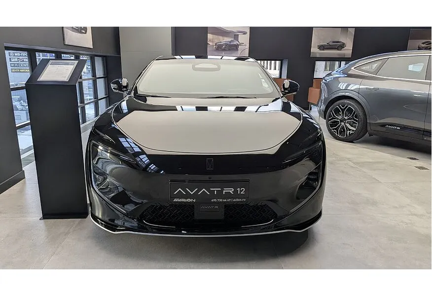 Avatr 12 AT 4WD (578 л.с.) Dual Motor Dynamic Pro Черный в АВИЛОН. Слайд №3