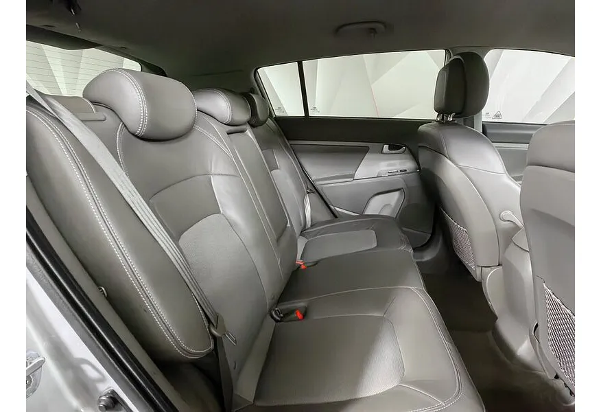 Kia Sportage 2.0 TD AT 4WD (136 л.с.) Бежевый в АВИЛОН. Слайд №16