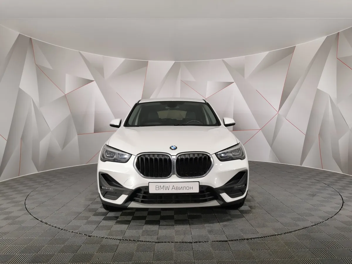 BMW X1 18d xDrive (150 л.с.) Advantage Белый в АВИЛОН. Слайд №3