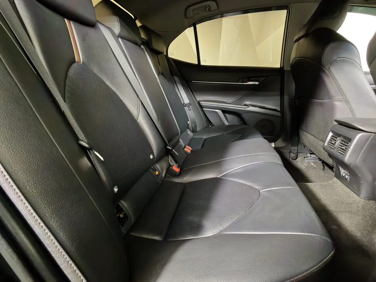 Toyota Camry 2.5 AT (181 л.с.) Черный в АВИЛОН. Слайд №15