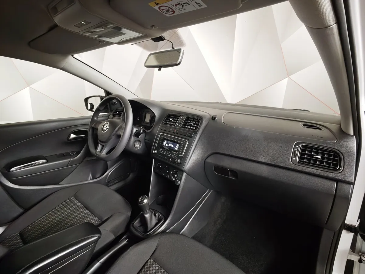 Volkswagen Polo 1.6 MPI MT (90 л.с.) Trendline Белый в АВИЛОН. Слайд №11