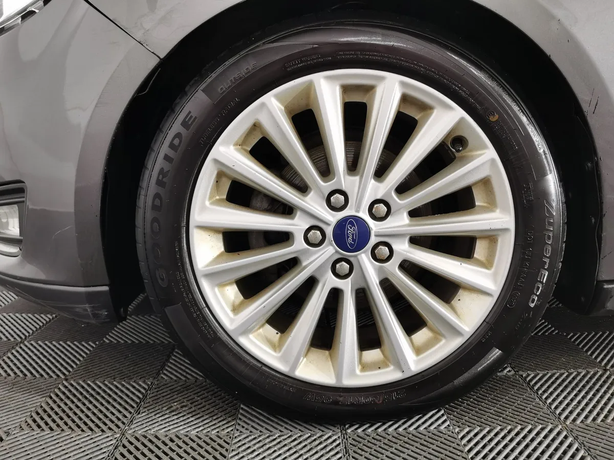 Ford Focus 1.5 EcoBoost AT (150 л.с.) Titanium Серый в АВИЛОН. Слайд №9
