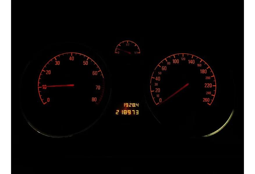 Opel Zafira 1.8 MT (140 л.с.) Серебристый в АВИЛОН. Слайд №17