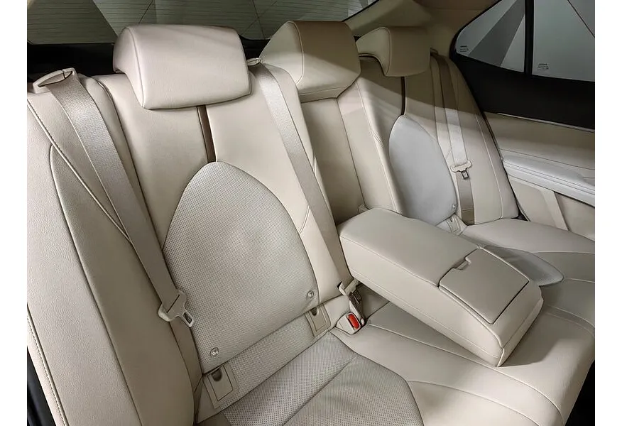 Toyota Camry 2.5 AT (181 л.с.) Черный в АВИЛОН. Слайд №17