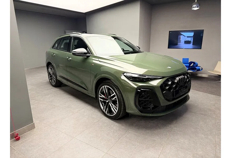 Audi Q5 2.0 TFSI S tronic quattro (272 л.с.) Зеленый в АВИЛОН. Слайд №2