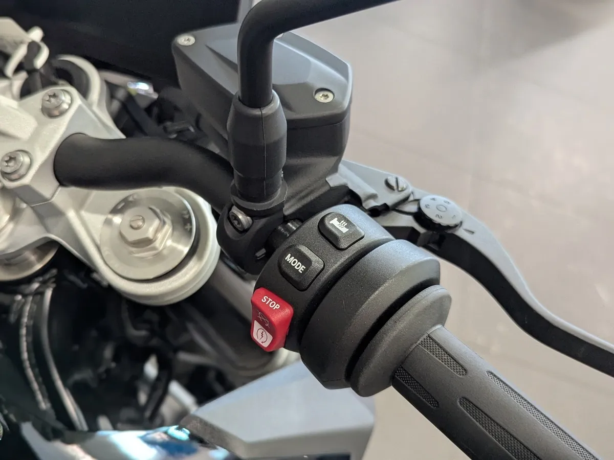 BMW Motorrad F 900 R F 900 R 895 см³ 895 Черный в АВИЛОН. Слайд №11