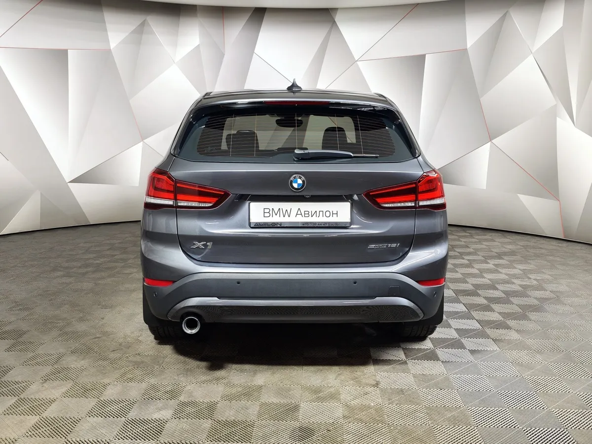 BMW X1 18i sDrive (140 л.с.) Advantage Серый в АВИЛОН. Слайд №4