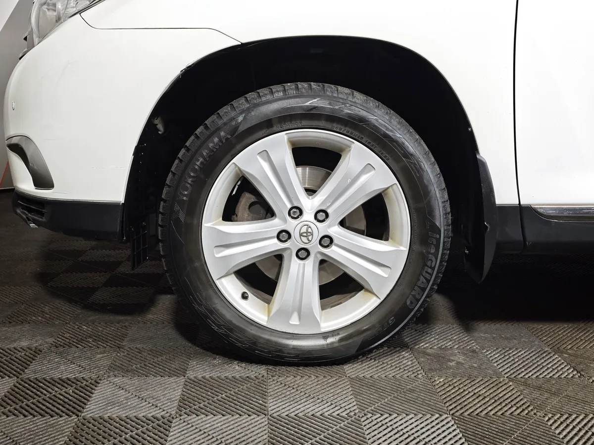 Toyota Highlander 3.5 AT 4WD (273 л.с.) Комфорт Белый в АВИЛОН. Слайд №9