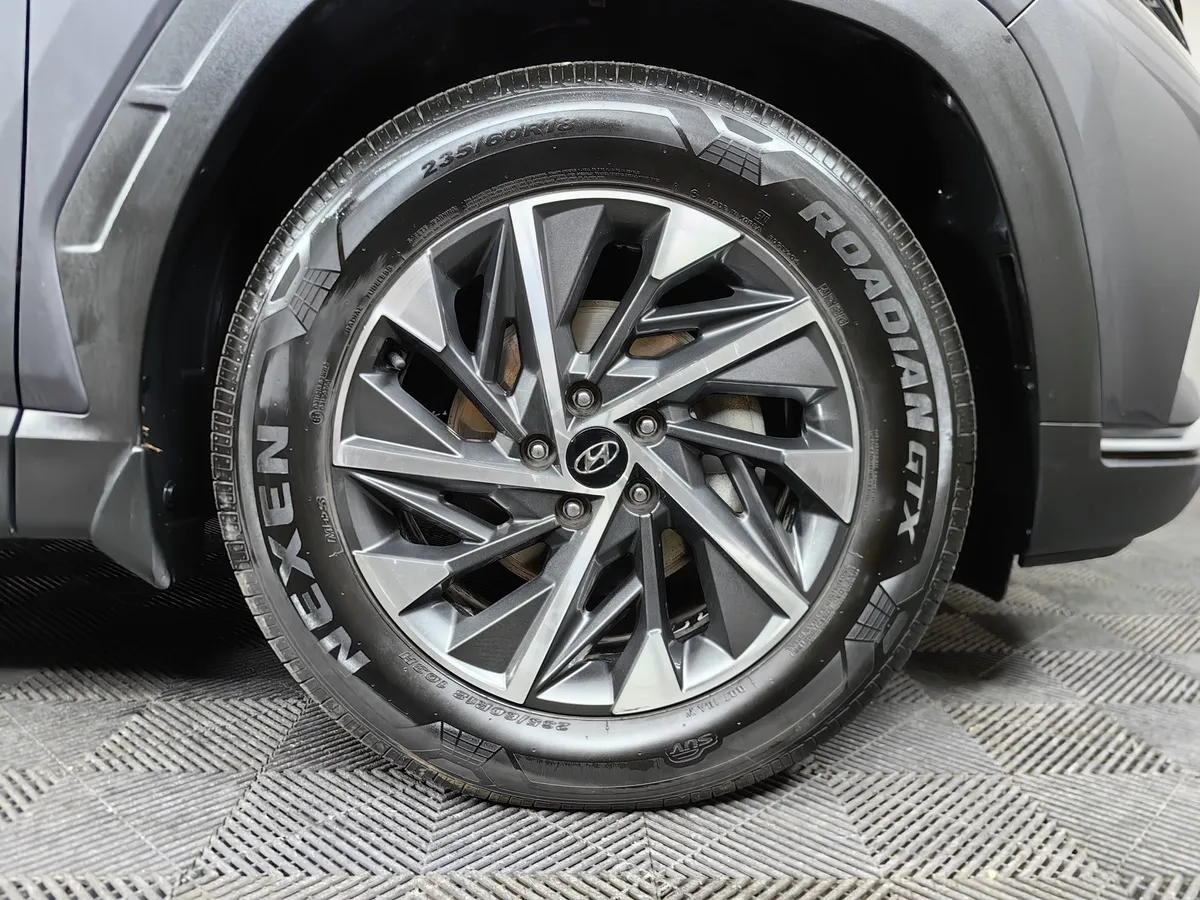Hyundai Tucson D2.0 Smartstream 8AT 4WD (186 л.с.) Lifestyle Plus Серый в АВИЛОН. Слайд №9