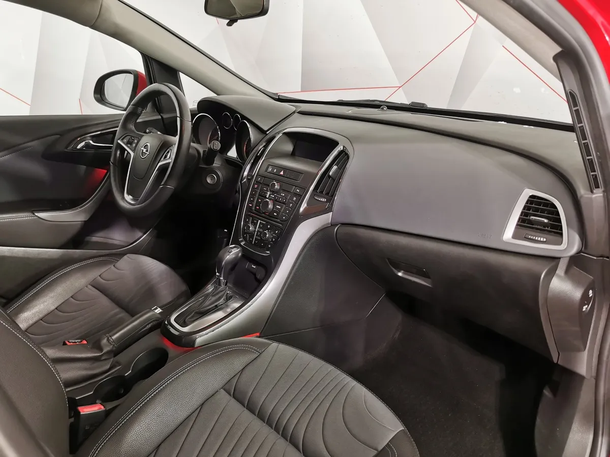 Opel Astra 1.6 AT (115 л.с.) Красный в АВИЛОН. Слайд №12