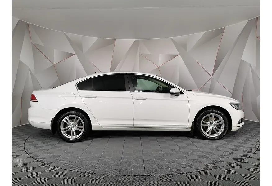 Volkswagen Passat 1.8 TSI BlueMotion DSG (180 л.с.) Highline Белый в АВИЛОН. Слайд №4