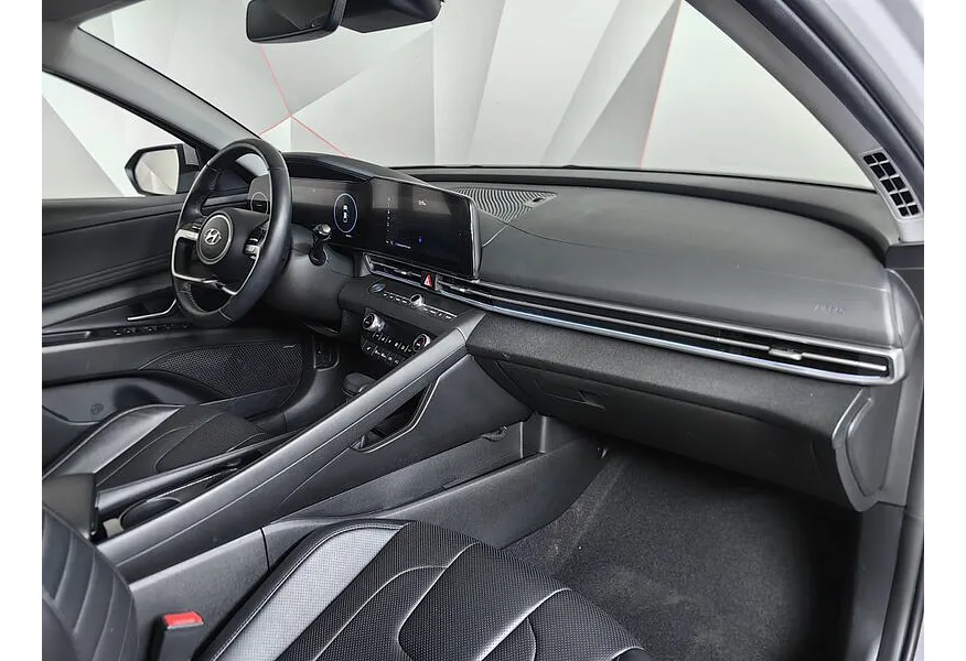 Hyundai Elantra 1.6 AT (128 л.с.) Elegance + Smart Sense Серый в АВИЛОН. Слайд №13