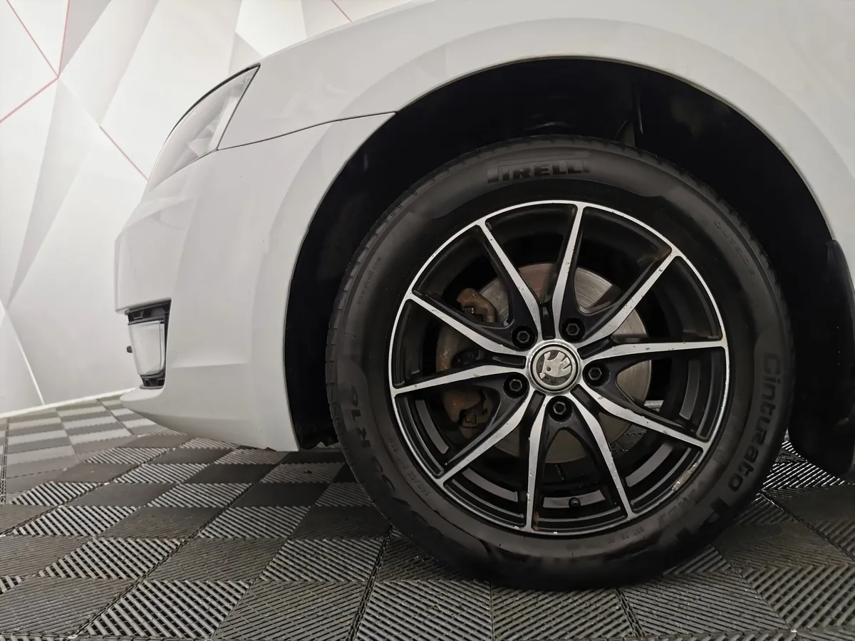 Skoda Octavia 1.4 TSI DSG (150 л.с.) Ambition Белый в АВИЛОН. Слайд №9