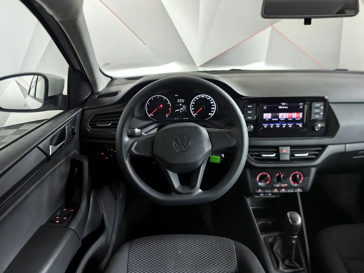 Volkswagen Polo 1.6 MPI MT (110 л.с.) Respect Белый в АВИЛОН. Слайд №20
