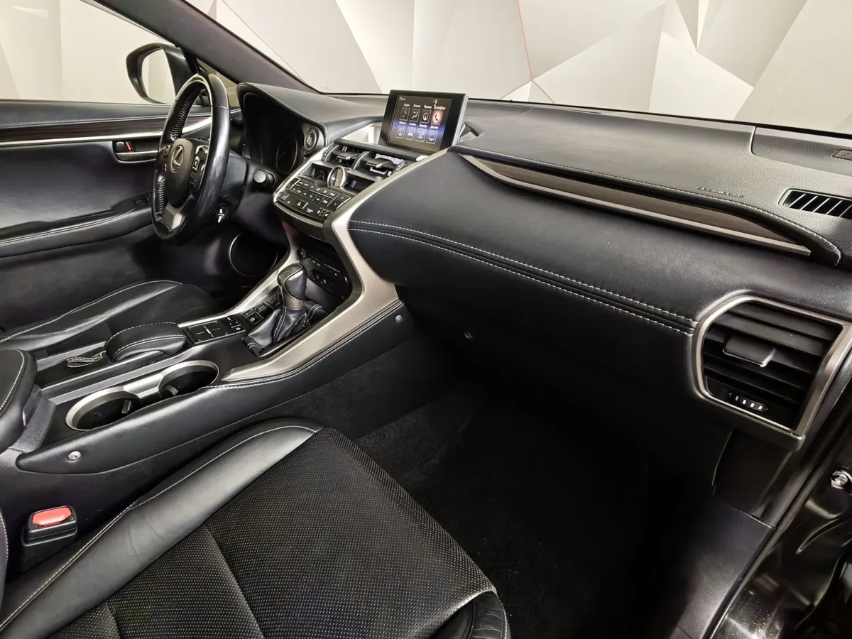 Lexus NX 200t АТ AWD (238 л.с.) Черный в АВИЛОН. Слайд №13