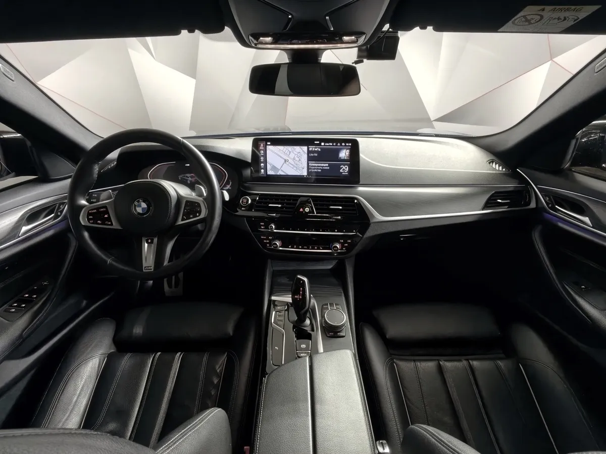 BMW 5 серия 530i xDrive Steptronic (249 л.с.) M Sport Plus Черный в АВИЛОН. Слайд №11