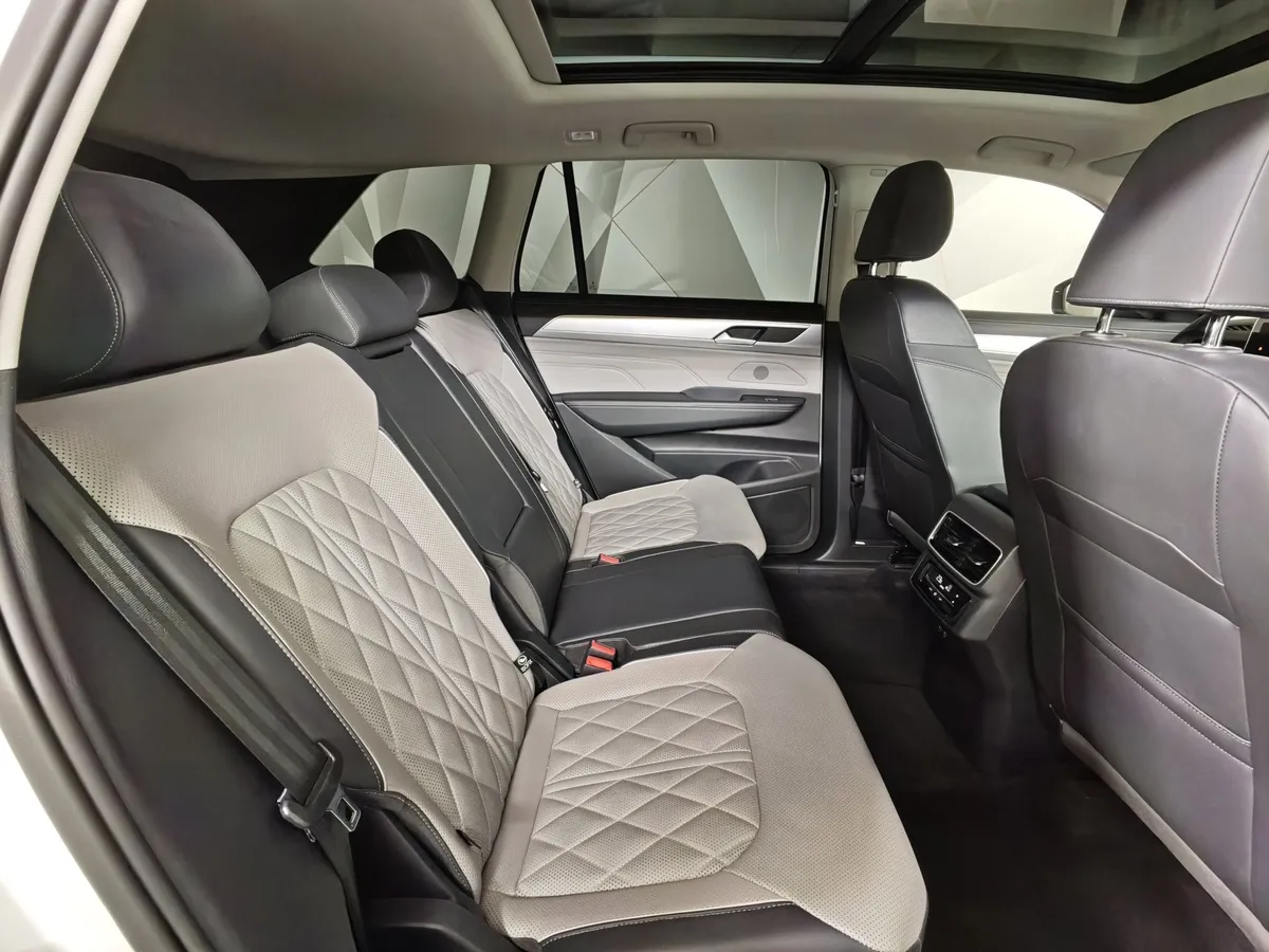 Volkswagen Tavendor 2.0TSI DSG 4WD (220 л.с.) R-Line Cruise Edition Белый в АВИЛОН. Слайд №16