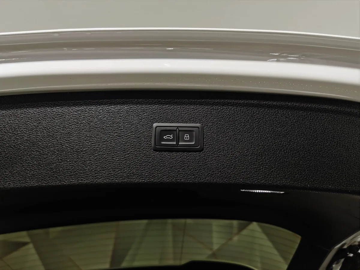 Audi Q5 2.0 TFSI S tronic quattro (249 л.с.) Sport Белый в АВИЛОН. Слайд №25