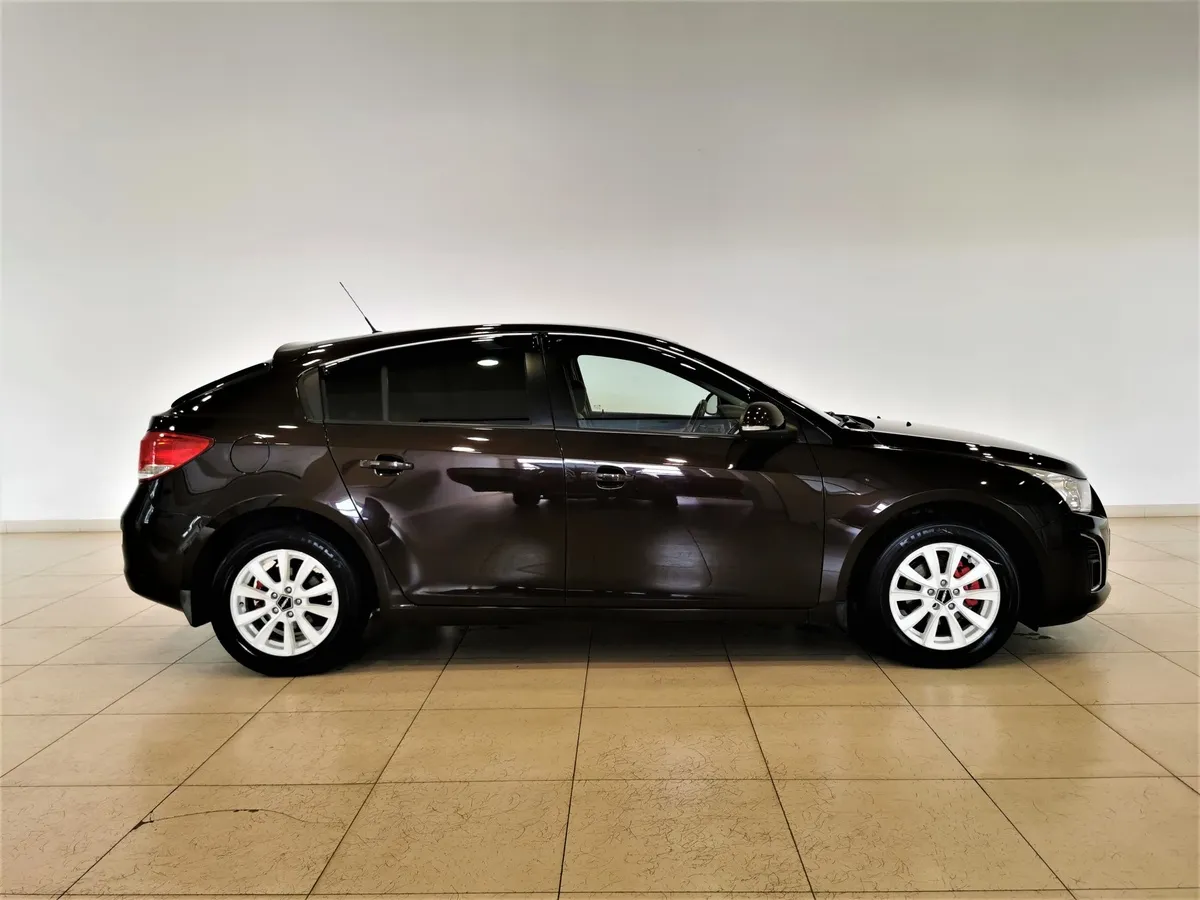 Chevrolet Cruze 1.8 MT (141 л.с.) Коричневый в АВИЛОН. Слайд №6