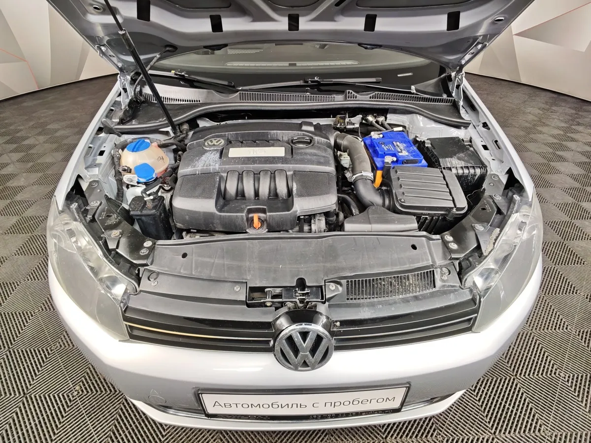 Volkswagen Golf 1.6 DSG (102 л.с.) Trendline Серебристый в АВИЛОН. Слайд №10