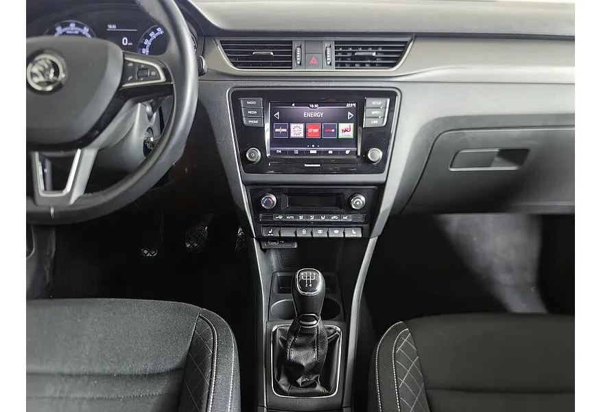 Skoda Rapid 1.6 MT (110 л.с.) Бежевый в АВИЛОН. Слайд №15