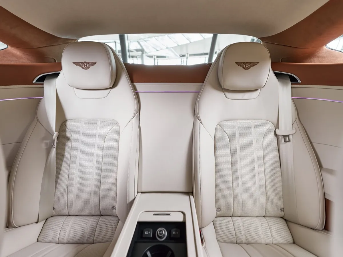 Bentley Continental GT 4.0h 8DCT 4WD (782 л.с.) Белый в АВИЛОН. Слайд №6