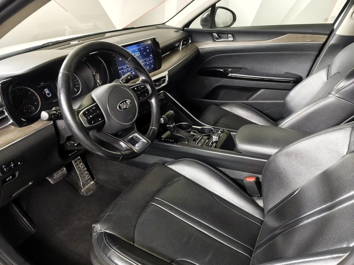 Kia K5 2.5 GDI AT 2WD (194 л.с.) Luxe Белый в АВИЛОН. Слайд №19