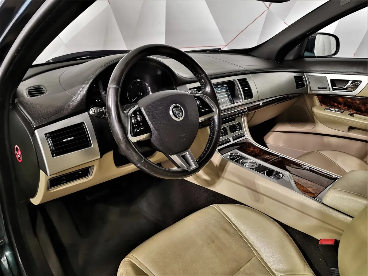 Jaguar XF 3.0 D AT (275 л.с.) Luxury Зеленый в АВИЛОН. Слайд №18
