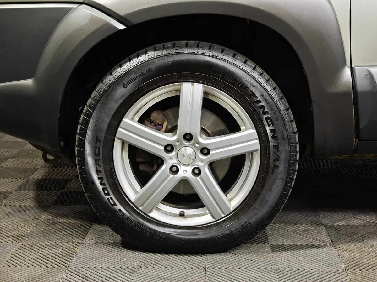 Hyundai Tucson 2.0 AT 4WD (142 л.с.) Серебристый в АВИЛОН. Слайд №9