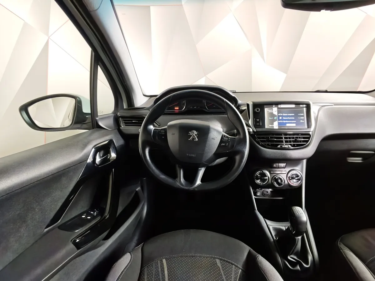 Peugeot 208 1.2 VTi MT (82 л.с.) Белый в АВИЛОН. Слайд №19