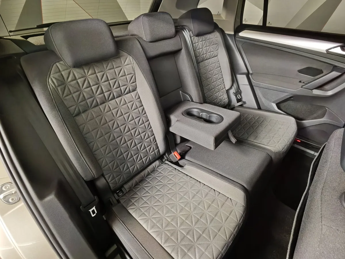Volkswagen Tiguan 2.0 TSI 4Motion DSG (180 л.с.) Comfortline Коричневый в АВИЛОН. Слайд №17