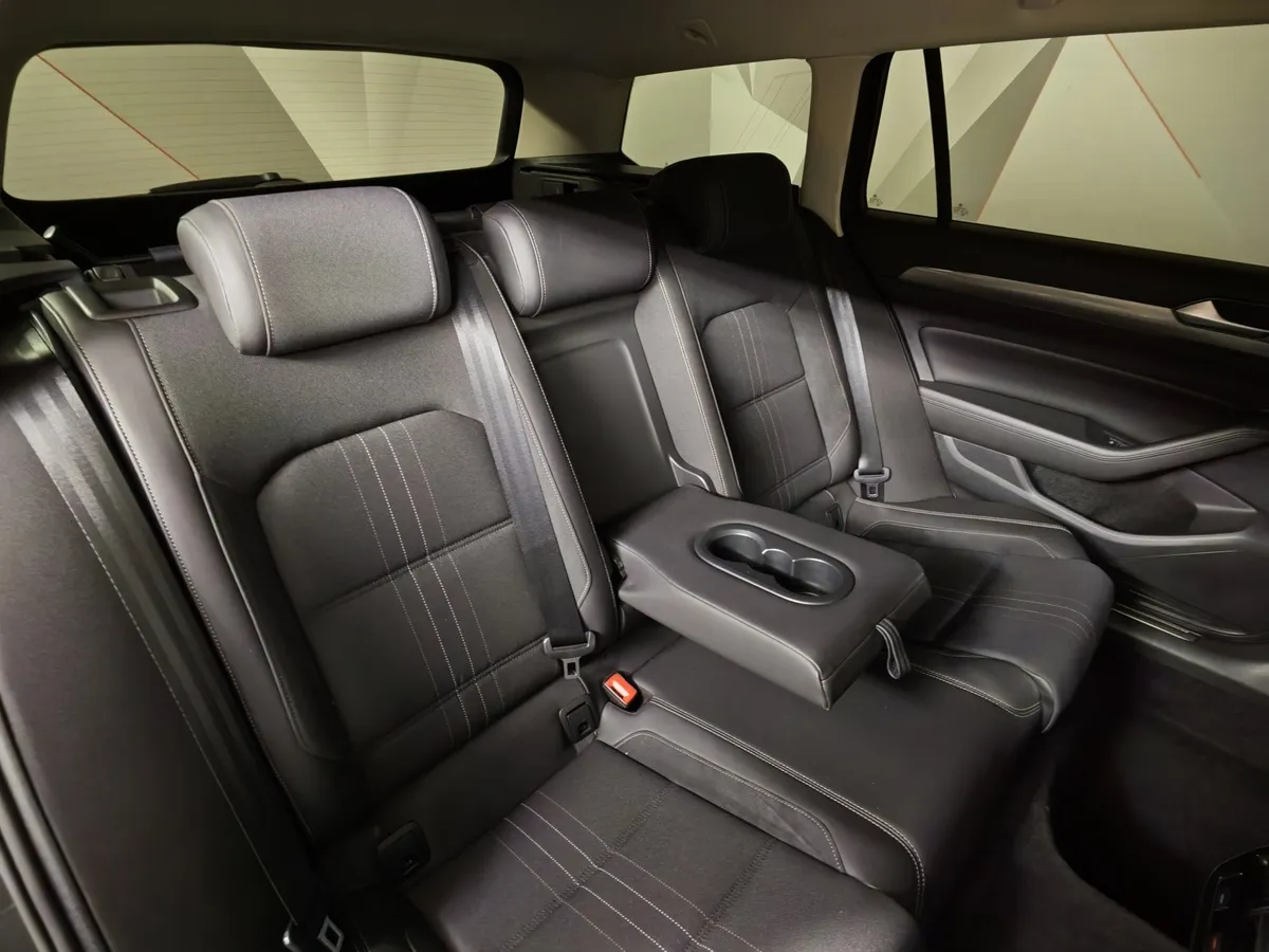 Volkswagen Passat 2.0 AMT (190 л.с.) Variant Серый в АВИЛОН. Слайд №16
