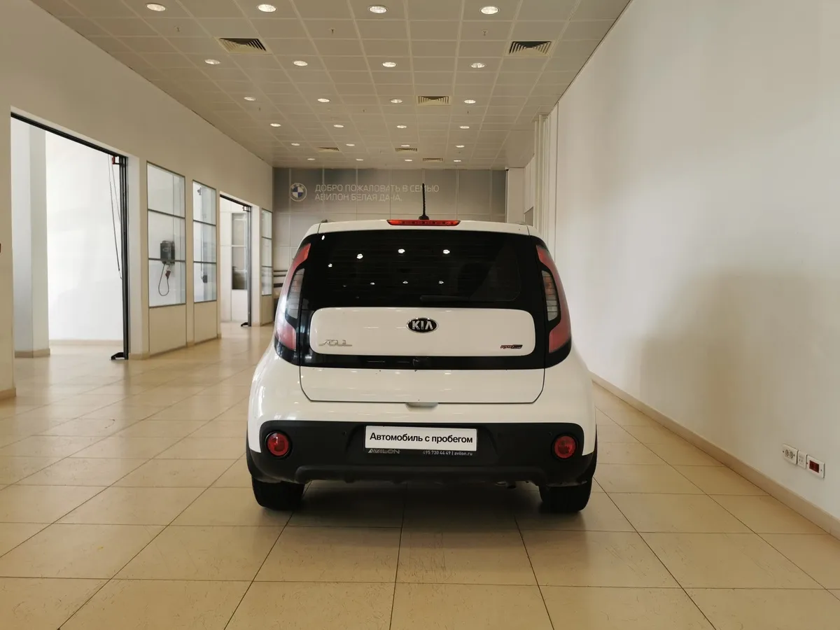 Kia Soul 1.6 AT (124 л.с.) Белый в АВИЛОН. Слайд №8