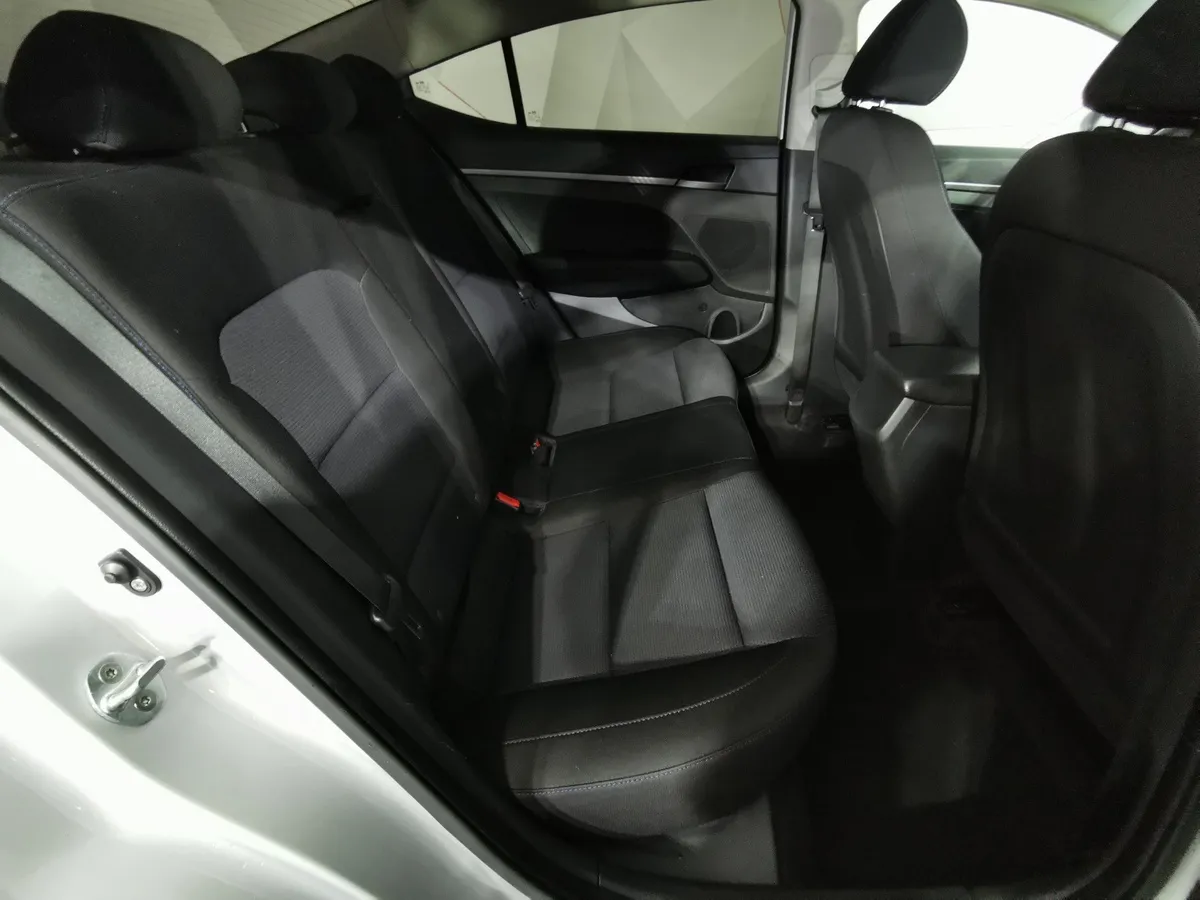 Hyundai Elantra 1.6 AT (128 л.с.) Aсtive (CA4) Серебристый в АВИЛОН. Слайд №15