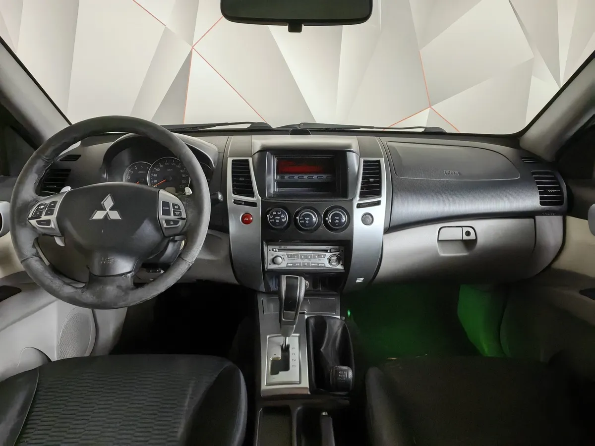 Mitsubishi Pajero Sport 2.5 DI-D AT AWD (178 л.с.) Серый в АВИЛОН. Слайд №12
