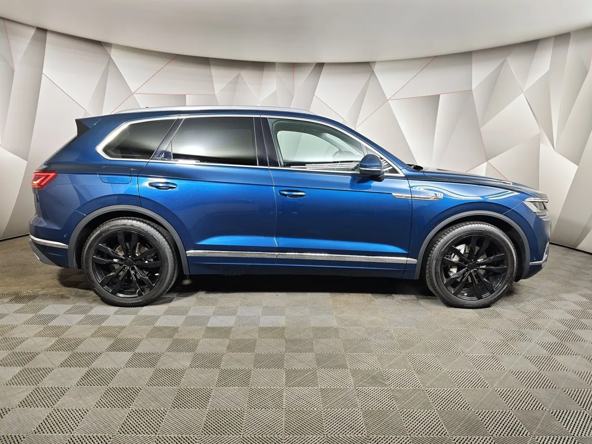Volkswagen Touareg 3.0 V6 TDI Tiptronic 4Motion (249 л.с.) R-Line Синий в АВИЛОН. Слайд №6