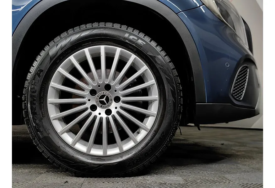 Mercedes-Benz GLA 200 7G-DCT (150 л.с.) Особая серия Синий в АВИЛОН. Слайд №9