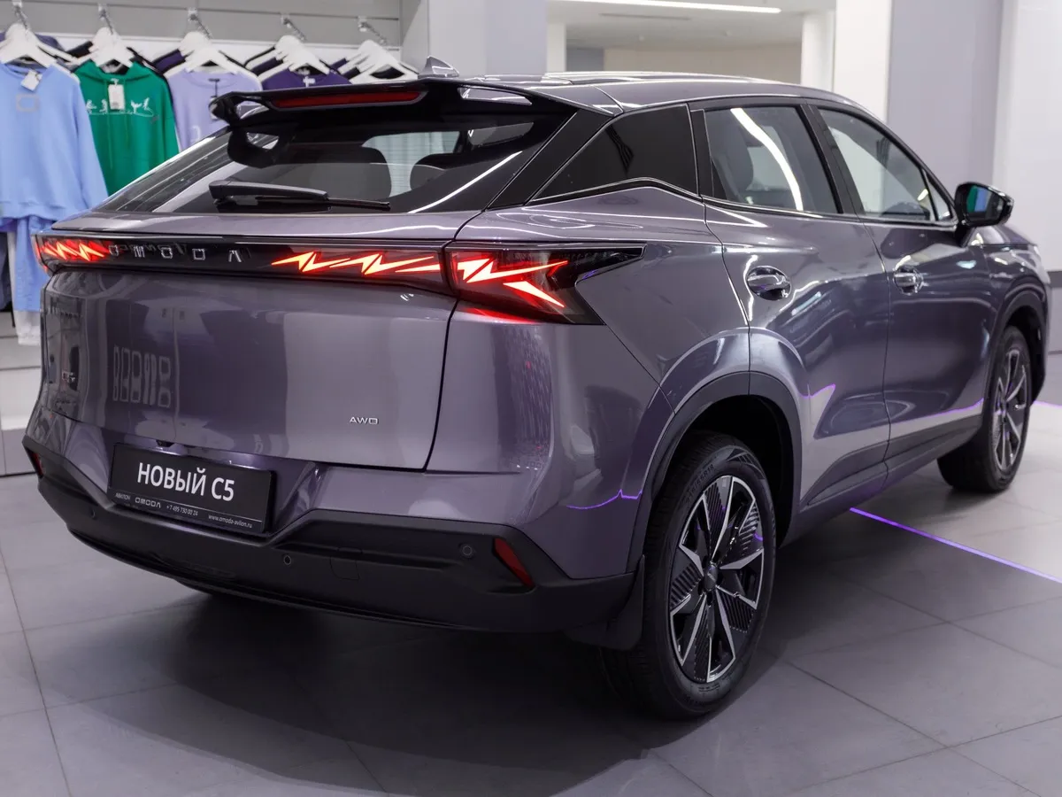 Omoda C5 1.5T DCT AWD (147 л.с.) Стиль Серый в АВИЛОН. Слайд №7