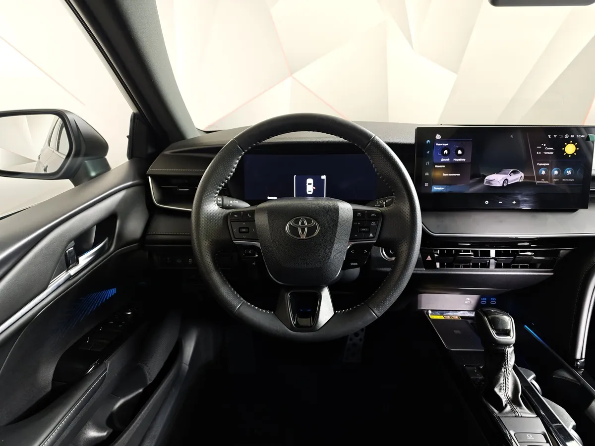 Toyota Camry 2.0h CVT (197 л.с.) Sport Plus Серый в АВИЛОН. Слайд №20