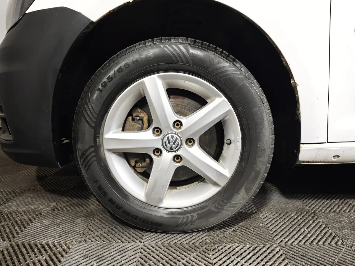 Volkswagen Caddy 1.6 TDI DSG (102 л.с.) Comfortline (5 мест) Белый в АВИЛОН. Слайд №9