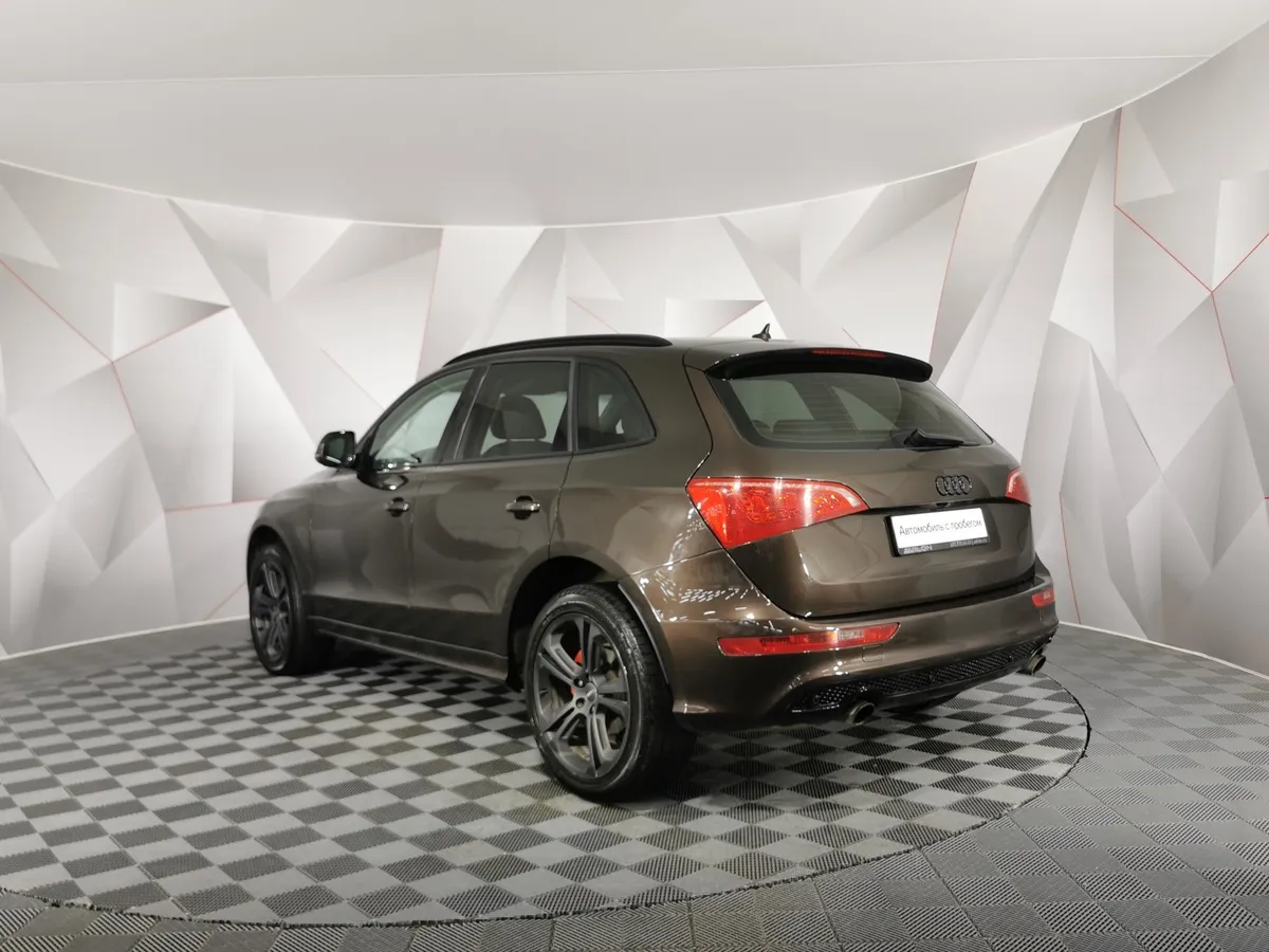 Audi Q5 2.0 TFSI tiptronic quattro (211 л.с.) Коричневый в АВИЛОН. Слайд №4