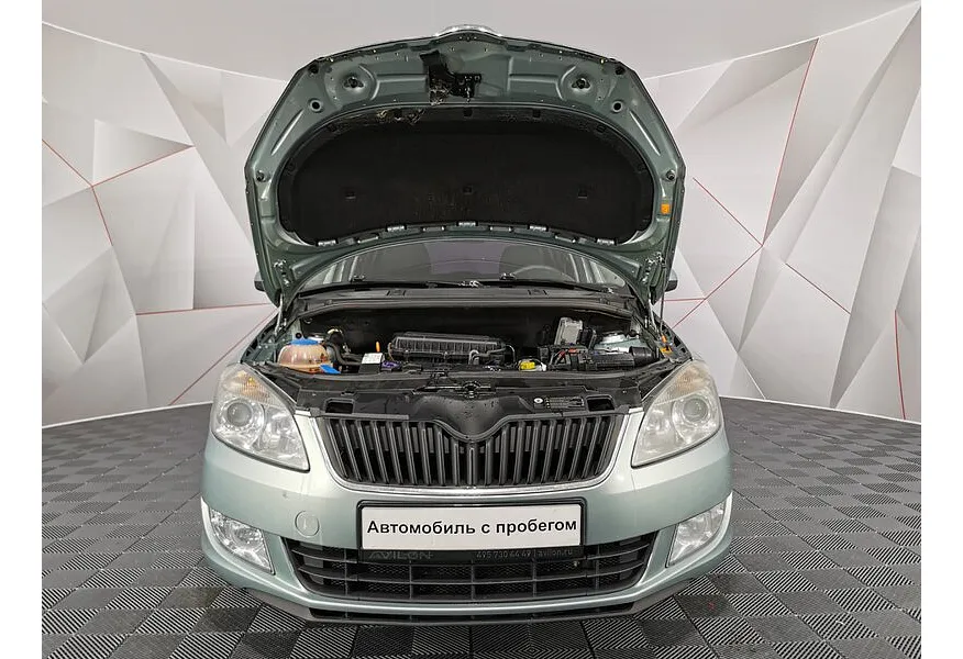 Skoda Fabia 1.4 MT (125 л.с.) Зеленый в АВИЛОН. Слайд №11