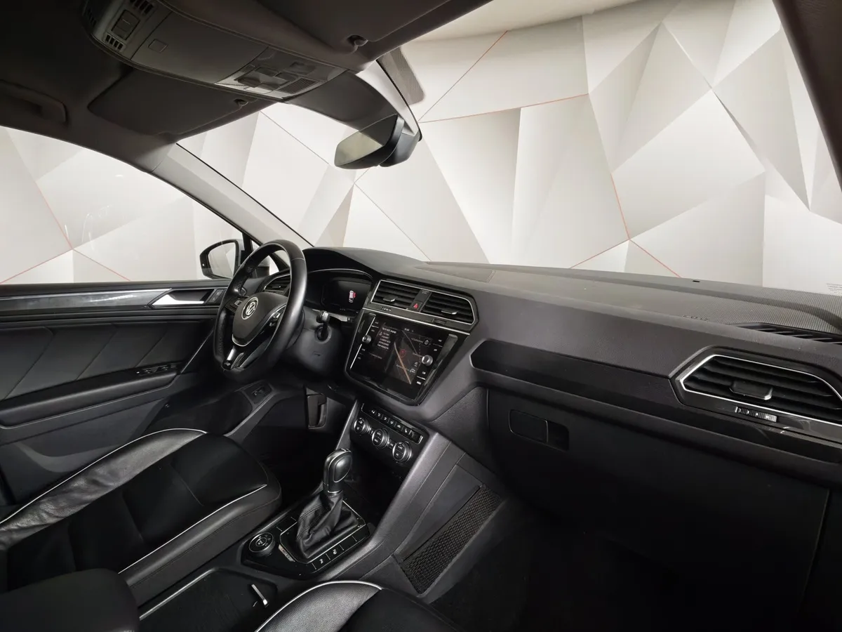 Volkswagen Tiguan 2.0 TSI 4Motion DSG (220 л.с.) R-Line Белый в АВИЛОН. Слайд №13