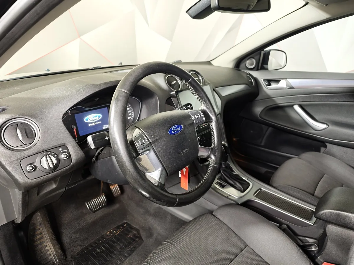 Ford Mondeo 2.0 EcoBoost PowerShift (200 л.с.) Titanium Черный в АВИЛОН. Слайд №18