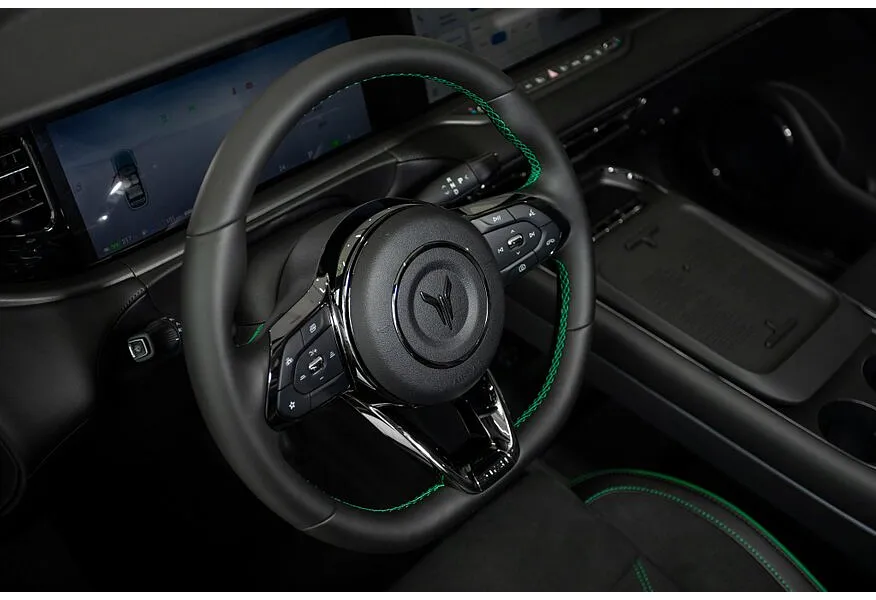 Voyah Free EVR 1.5 AT AWD (510 л.с.) Sport + Красный в АВИЛОН. Слайд №9