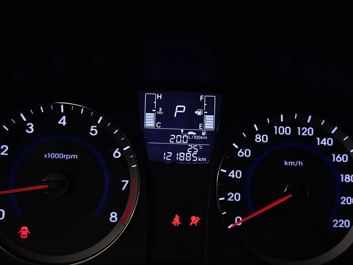 Hyundai Solaris 1.6 AT (123 л.с.) Comfort Черный в АВИЛОН. Слайд №15