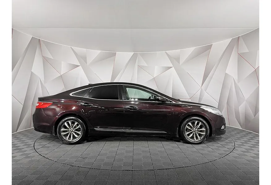 Hyundai Grandeur 3.0 AT (250 л.с.) Elegance Красный в АВИЛОН. Слайд №6